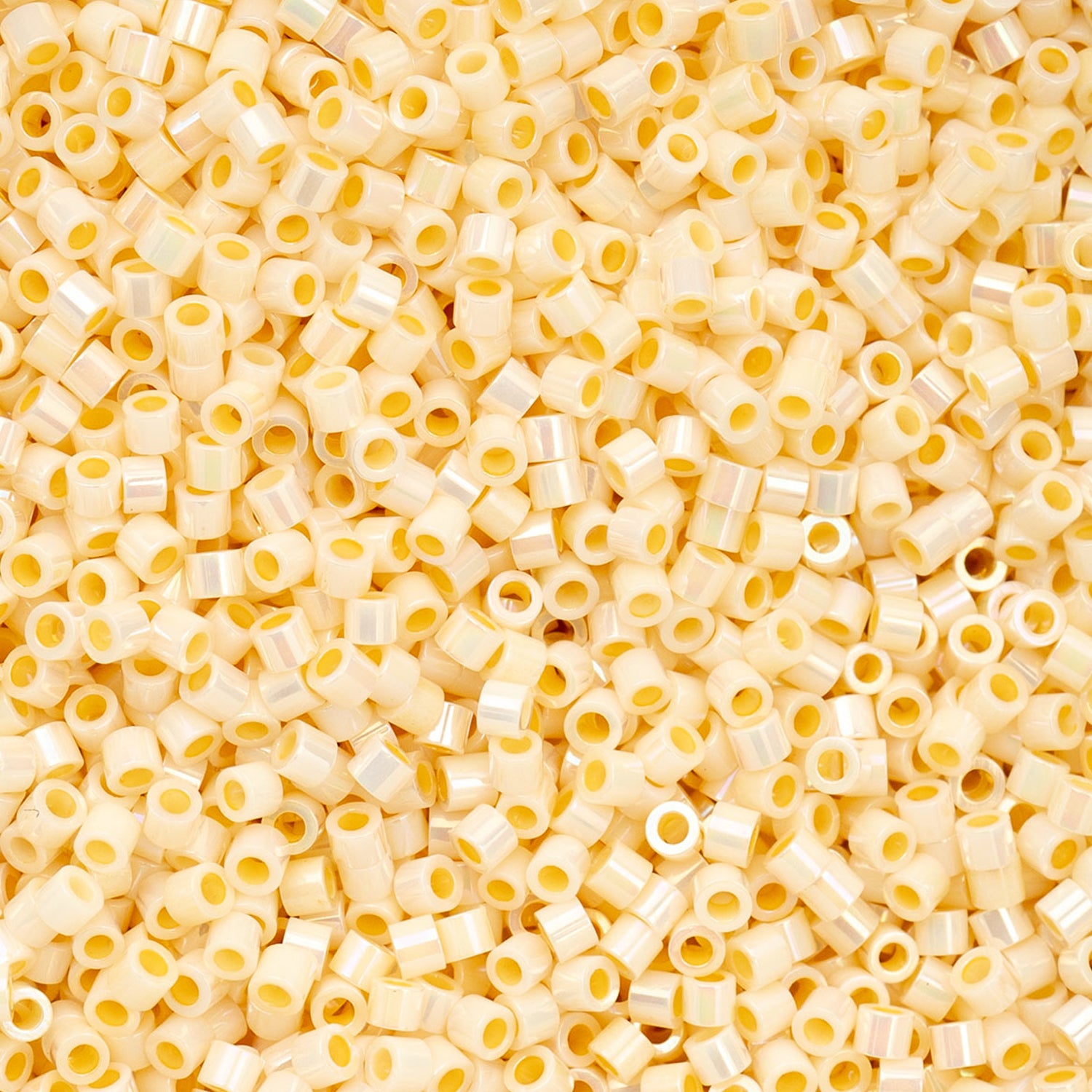 Cylin Bead 11/0 25g Bag - Cream AB - 1021