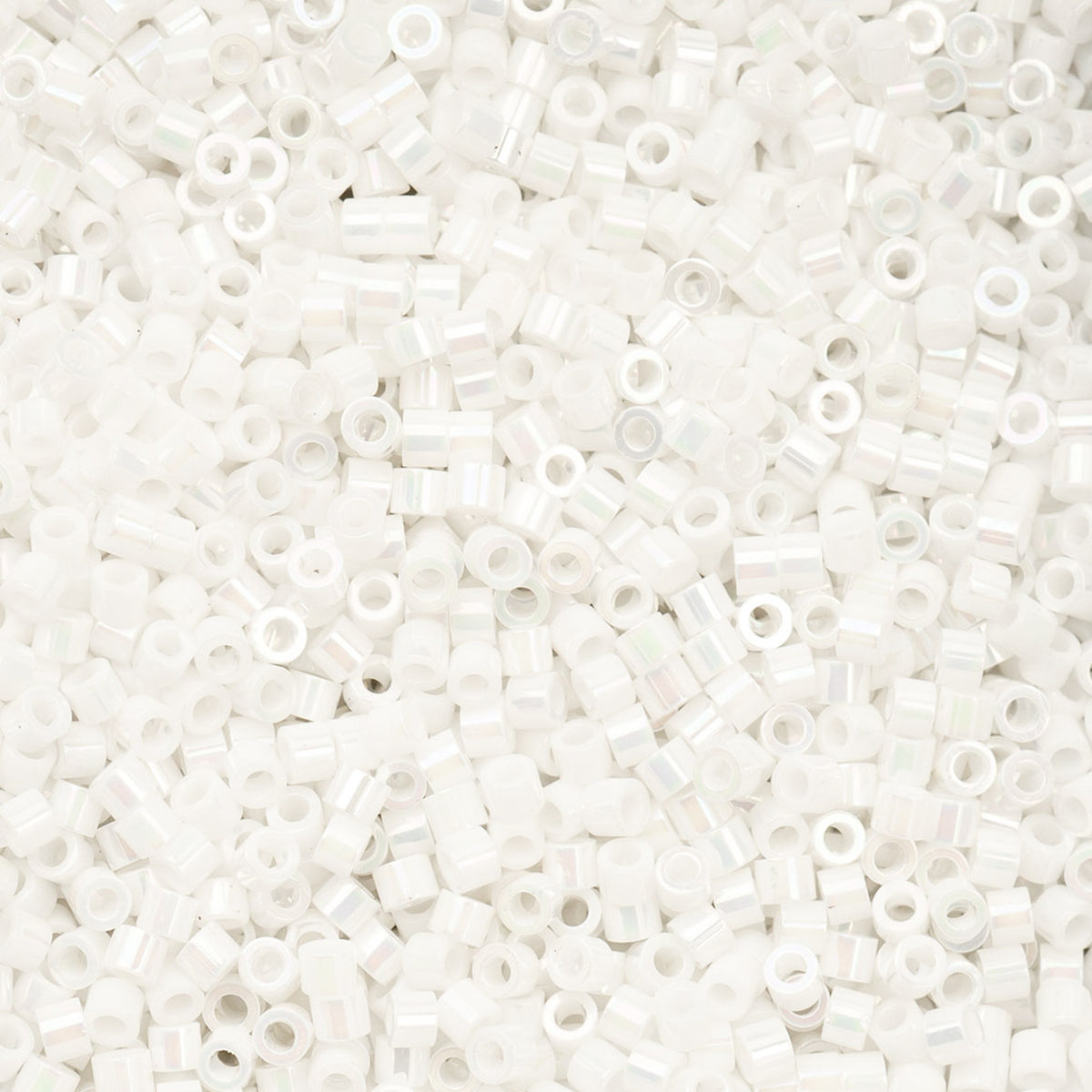 Cylin Bead 11/0 25g Bag - White Pearl AB - 1025