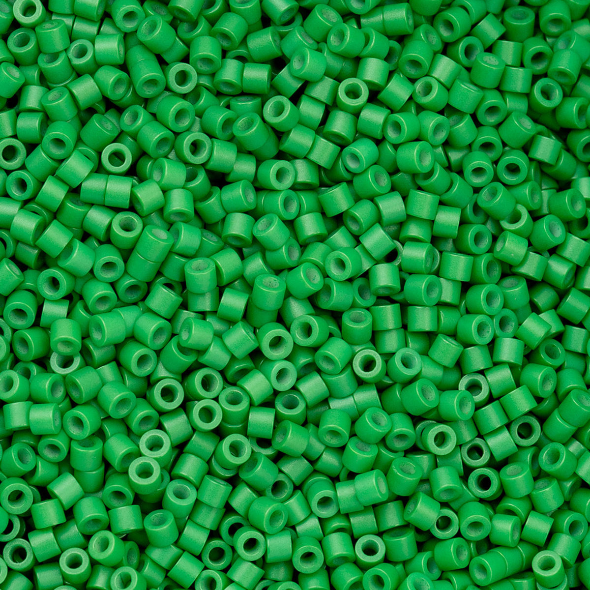 Cylin Bead 11/0 25g Bag Green Kelly-1046
