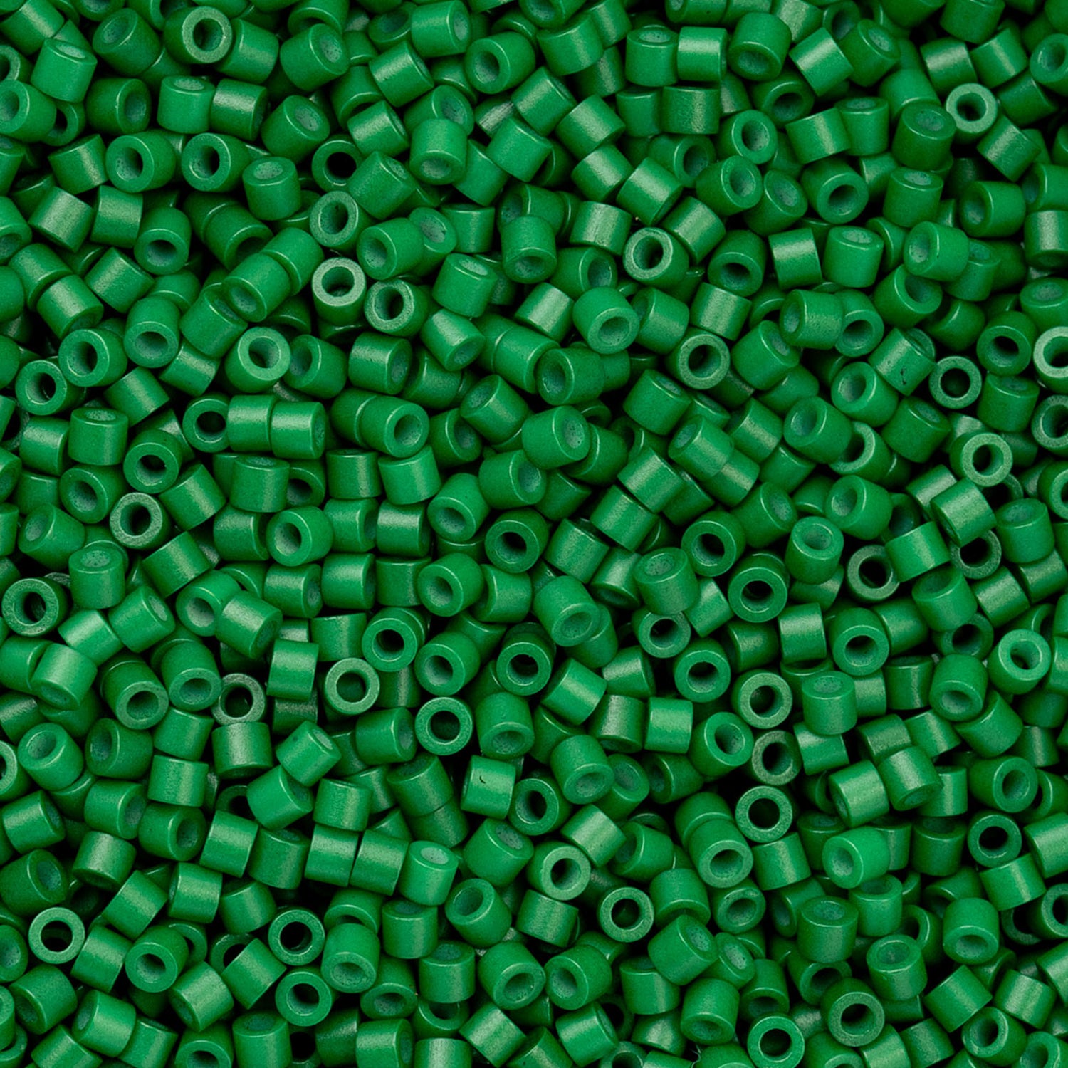 Cylin Bead 11/0 25g Bag Opaque Jade Green-1047