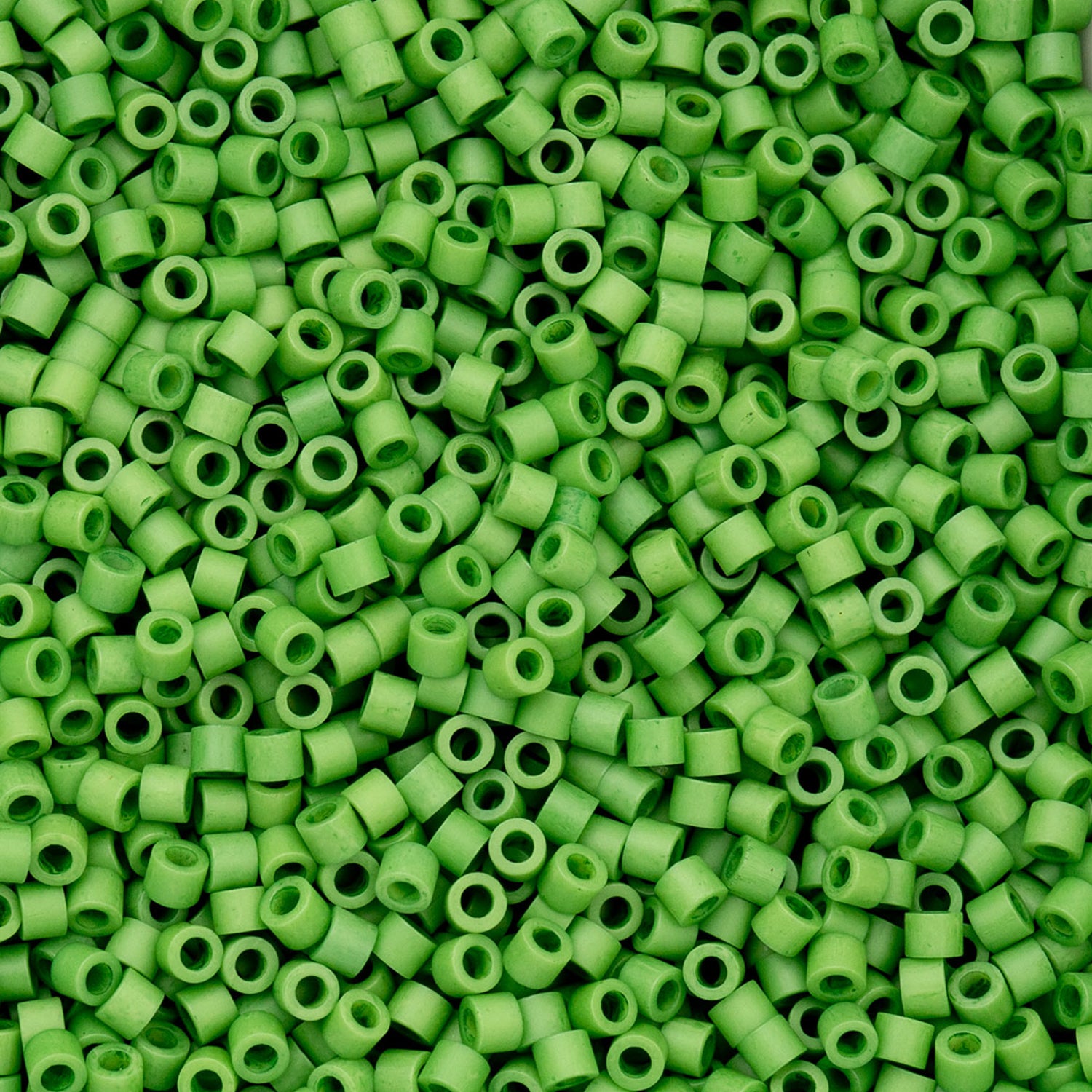 Cylin Bead 11/0 25g Bag - Opaque Spring Green - 1069