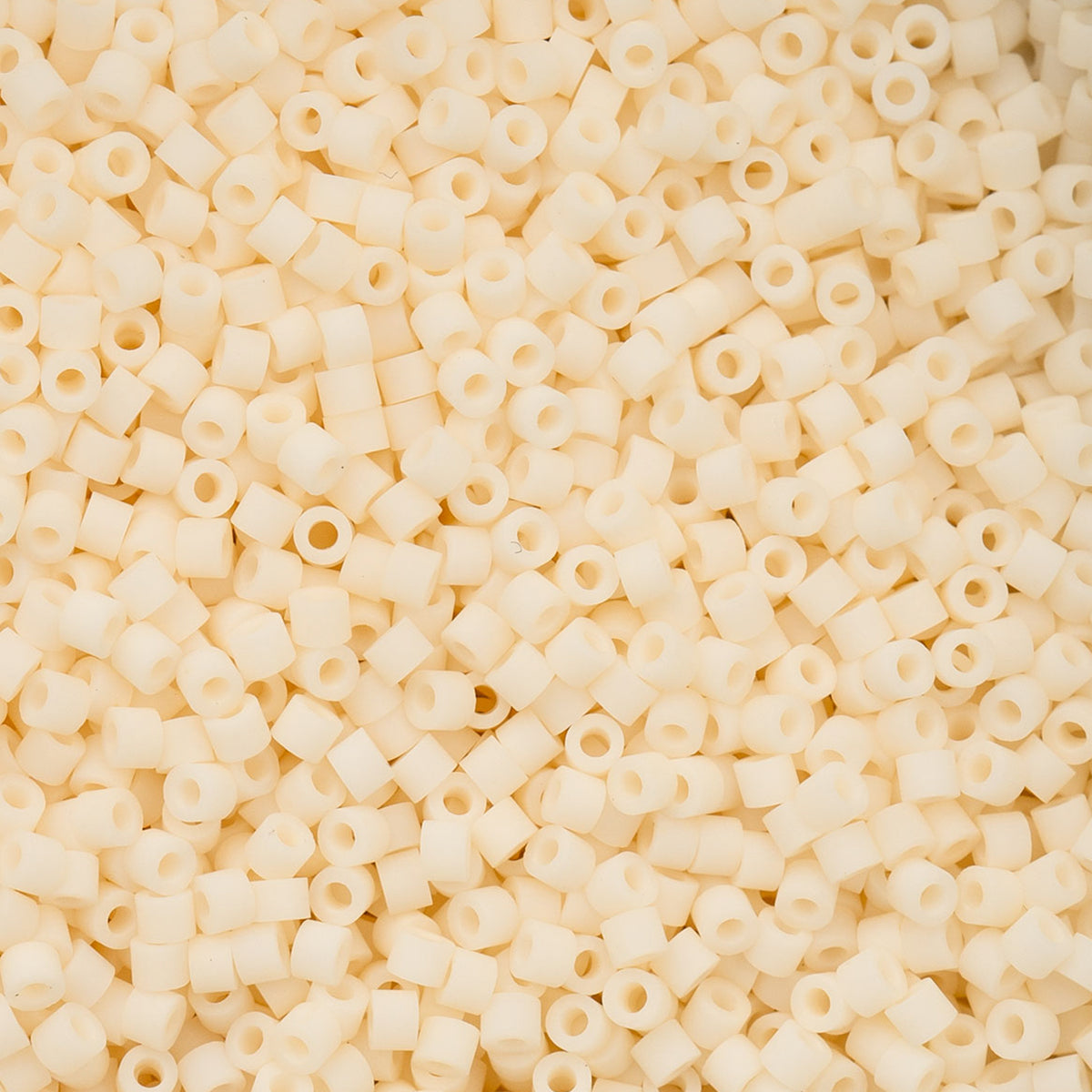 Cylin Bead 11/0 25g Bag - Matte Macaron - Warm Cream - 1157