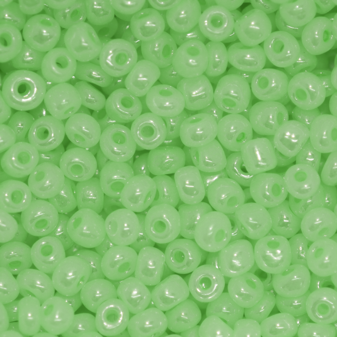 Seed Bead Bulk Bag - 8/0 - Mint Green Ceylon - 448g/13,000pcs