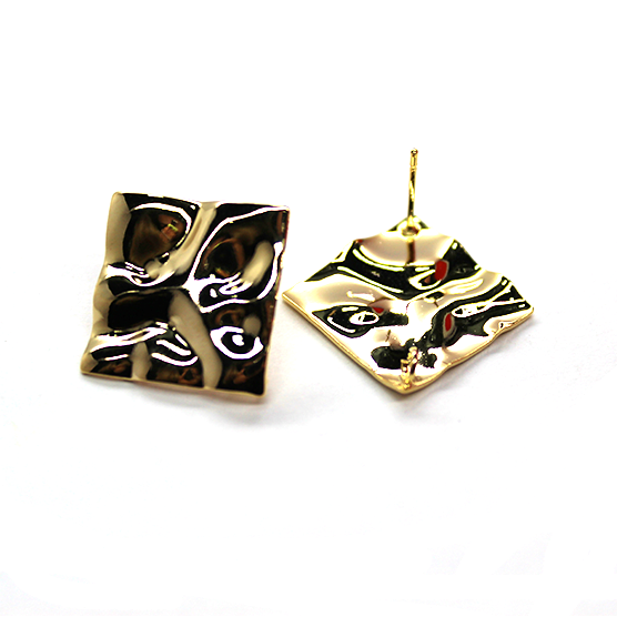 Wrinkled Square Ear Studs, Gold-Plated, 18mm x 18mm, 1 pair
