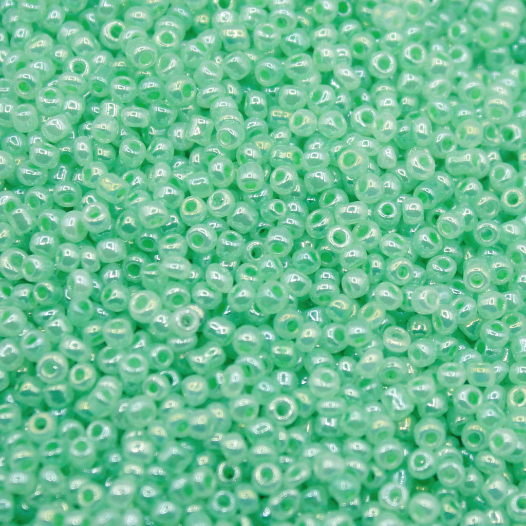 Seed Bead Bulk Bags - 8/0 - Pastel Green Ceylon - 449g/13,000pcs